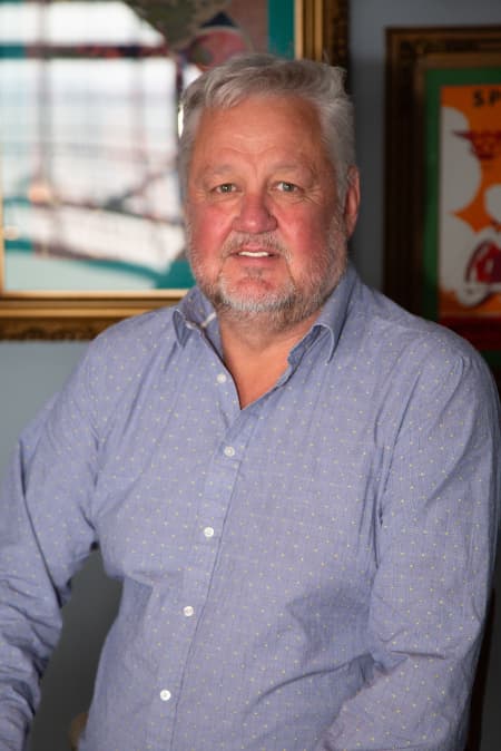 Julian Holmes